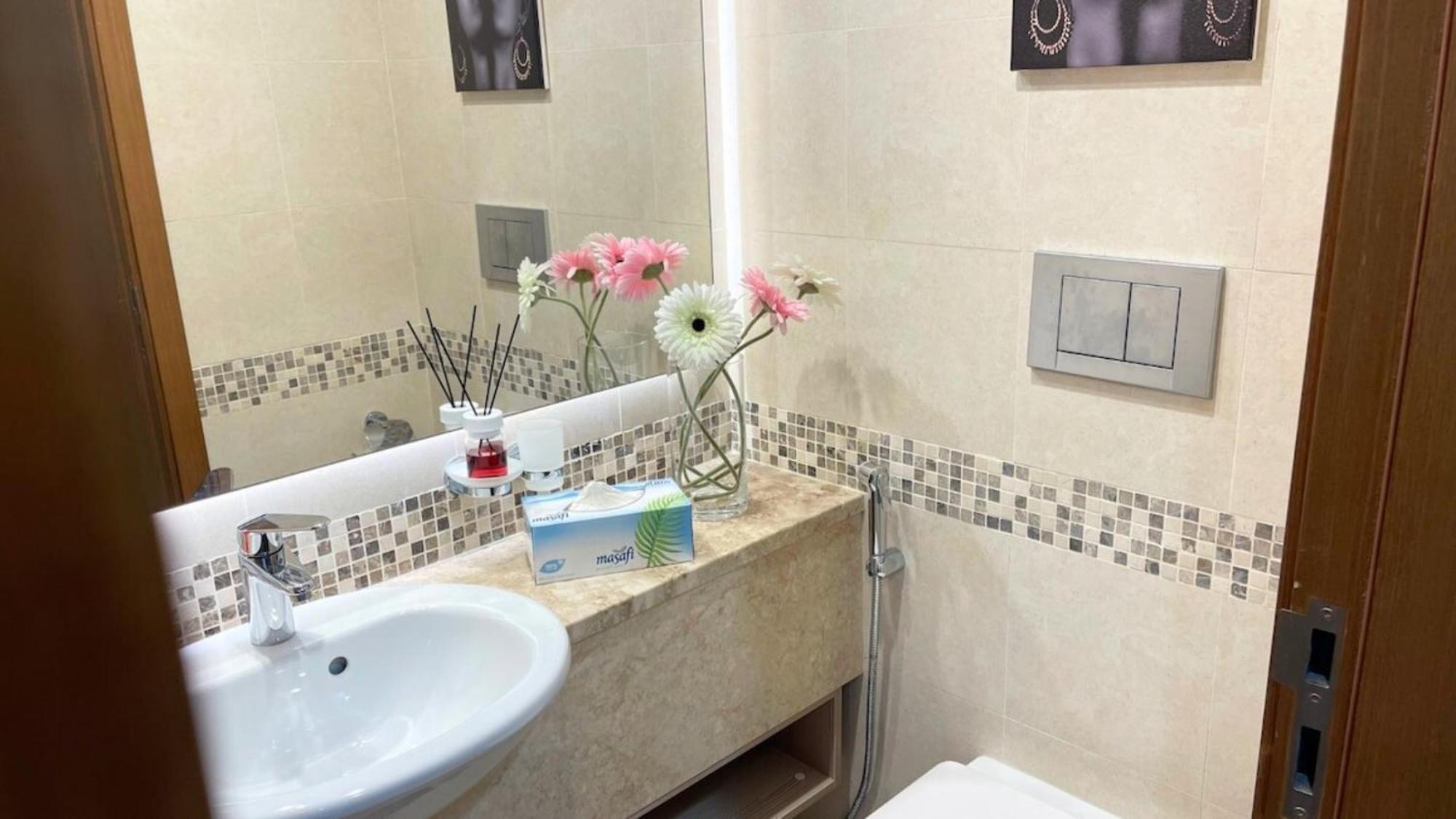 Yas Island Oasis Getaway 1br Amazon Apartment Abu Dhabi